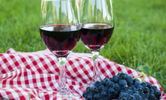 Как приготовить домашнюю наливку из винограда «Изабелла» и водки – пошаговый рецепт с фото